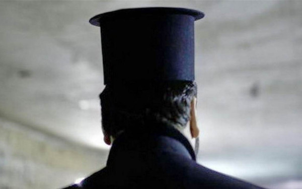 Iωάννινα: Χειροπέδες σε 47χρονο που έκανε τον ιερέα ενώ τον είχαν καθαιρέσει