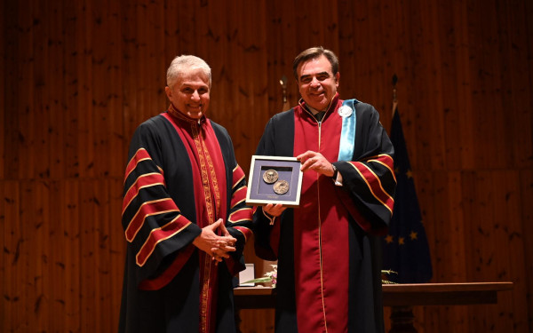 Μ. Σχοινάς: Αναγορεύτηκε επίτιμος διδάκτορας του Δημοκρίτειου Πανεπιστημίου Θράκης