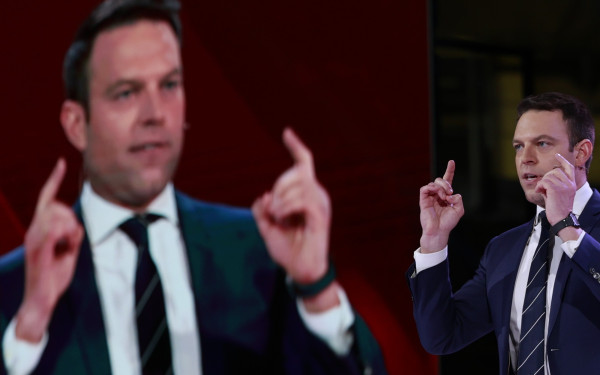 Σήκωσε το γάντι ο Κασσελάκης: «Όποιος νομίζει ας έρθει να αναλάβει» - «Βρείτε μου αντίπαλο και πάμε» (βίντεο)