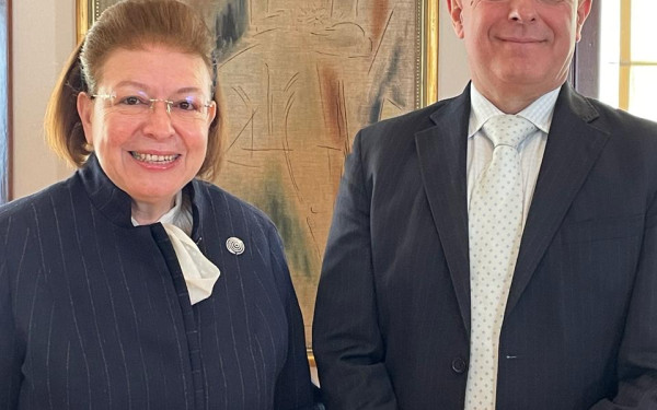 Συνάντηση εργασίας της Λ. Μενδώνη με τον πρέσβη της Ιταλίας P. Cuculi