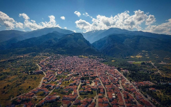 Πιερία: Έψαχναν «αγνοούμενο» στον Όλυμπο και βρέθηκε να πίνει καφέ στην πλατεία Λιτοχώρου