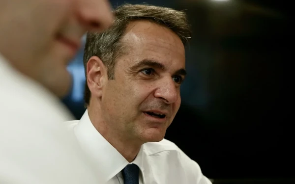 Συνάντηση Μητσοτάκη με τους επικεφαλής της ολλανδικής εταιρείας που αναλαμβάνουν την αντιπλημμυρική θωράκιση της Θεσσαλίας