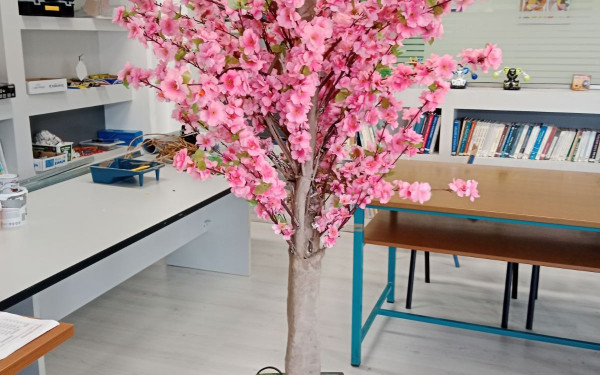 Μαθητές από τη Θεσσαλονίκη και το Κιλκίς υψώνουν ασπίδα προστασίας απέναντι στις πυρκαγιές με ένα έξυπνο δέντρο - φύλακα της ζωής