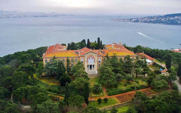 Θεολογική Σχολή της Χάλκης: Το... μπαλάκι για την επαναλειτουργία της στον Ερντογάν