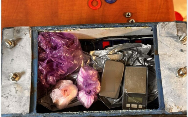 Θεσσαλονίκη: Έκρυβε ναρκωτικά στο εσωτερικό μπαταρίας φορτηγού