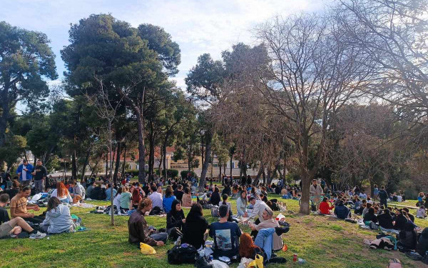 Θεσσαλονίκη: «Sold out» οι Κήποι του Πασά - Πικ νικ, μουσικές και λιακάδα (φωτ.)