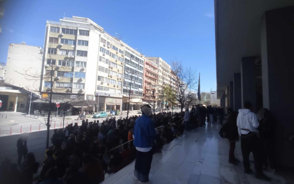 Θεσσαλονίκη: Μεγάλη συγκέντρωση στα δικαστήρια για τους 49 συλληφθέντες του ΑΠΘ (φωτ.)