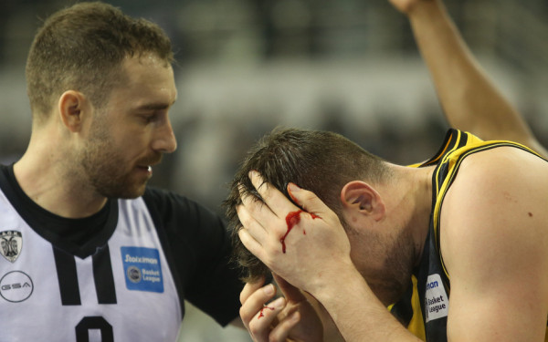 Μπάσκετ: Πρόστιμο σε ΠΑΟΚ και ΑΕΚ για το επεισόδιο Σχίζα - γυμναστή