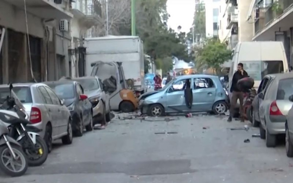 Συμβόλαια θανάτου της «Greek Mafia» πίσω από τις βομβιστικές επιθέσεις σε Καλλιθέα και Πειραιά (βίντεο)