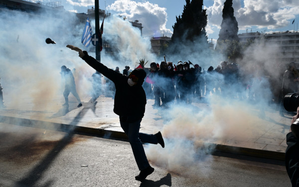 Θεσσαλονίκη: «Υπέρμετρη αστυνομική βία» στην πορεία για τα Τέμπη καταγγέλλει το Κοινωνικό Ιατρείο Αλληλεγγύης