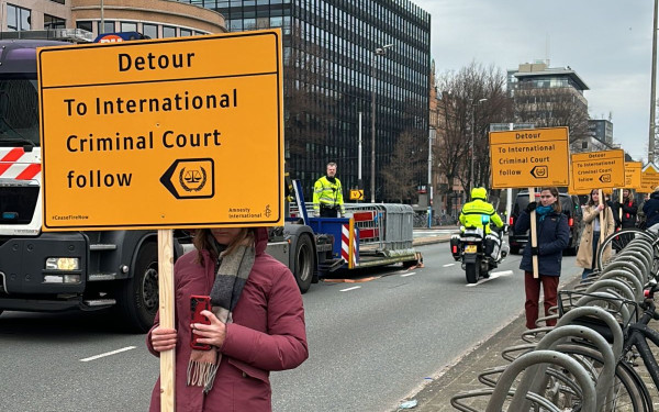 Την οργή των πολιτών για την εισβολή στη Γάζα αντιμετώπισε ο Ισραηλινός πρόεδρος στο Άμστερνταμ (βίντεο)