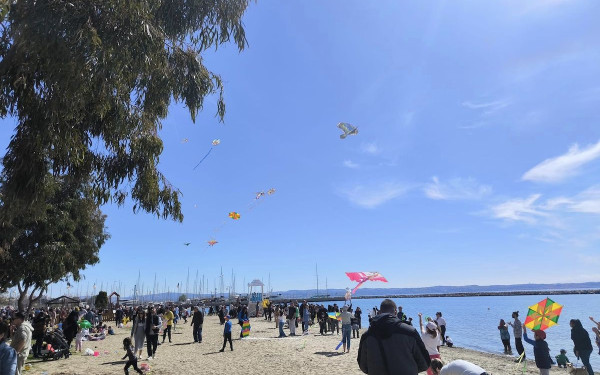 Κούλουμα δίπλα στο κύμα: Μεγάλη γιορτή στην Ακτή Αρετσού από τον Δήμο Καλαμαριάς