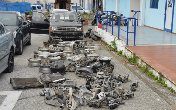 Πιερία: Δύο αδέλφια έκλεψαν ανταλλακτικά από τρία συνεργεία αυτοκινήτων - Δείτε φωτογραφίες