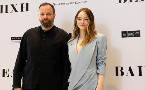 «Kinds of Kindness»: Η επόμενη ταινία του Γιώργου Λάνθιμου με την Έμα Στόουν κάνει πρεμιέρα το καλοκαίρι