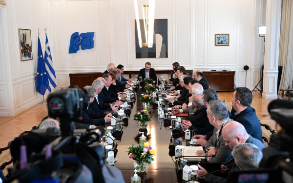 Ικανοποιημένοι μερικώς οι αγρότες μετά τη συνάντηση με Μητσοτάκη - Τα αιτήματα τους