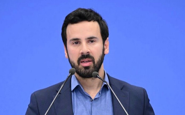 Ν. Ρωμανός: Στο οικονομικό πρόγραμμα ο Στ. Κασσελάκης υιοθετεί απόλυτα την πολιτική του προκατόχου του, προσαρμοσμένη στην άγνοιά του