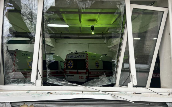 Ρωσική επίθεση σε νοσοκομείο και σχολείο στην πόλη Σούμι της Ουκρανίας - Αναφορές για νεκρούς (βίντεο)