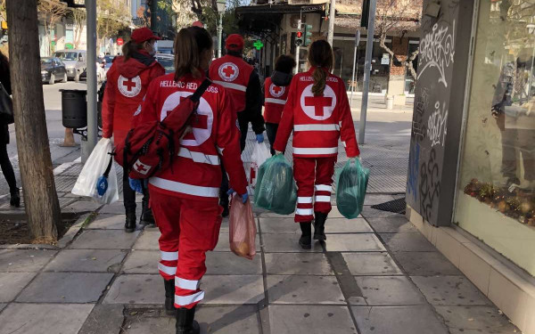 Ο Ελληνικός Ερυθρός Σταυρός στηρίζει  τους αστέγους της Θεσσαλονίκης
