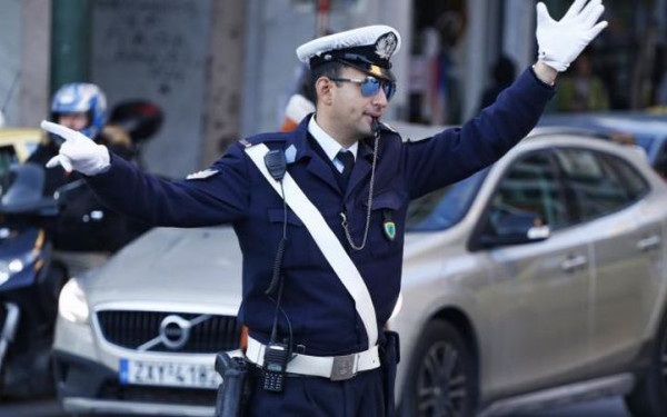 Θεσσαλονίκη: Επιτέθηκε λεκτικά σε τροχονόμο που πήγε να του κόψει κλήση