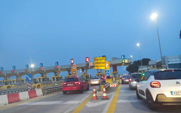 Μάλγαρα: Ουρές και ταλαιπωρία για τους οδηγούς που επιστρέφουν στην πόλη