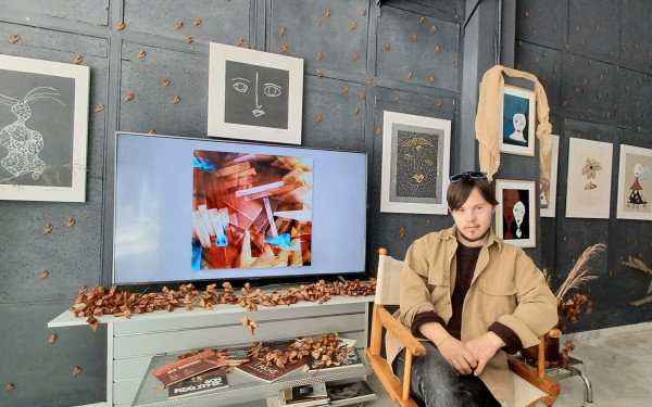 Κοζάνη: Ο Αλέξανδρος, ένας 27χρονος νέος με σύνδρομο Down, παρουσιάζει την πρώτη του έκθεση έργων τέχνης (φωτ.)