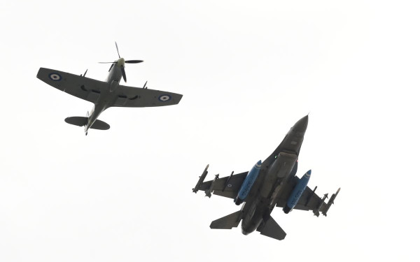 Παρέλαση 25ης Μαρτίου: Η επετειακή διέλευση των Supermarine Spitfire (βίντεο)