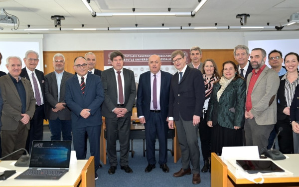 Νέες προοπτικές συνεργασίας του ΑΠΘ με Ερευνητικά Κέντρα της Γερμανίας στη συνάντηση του πρύτανη Φείδα με τον Πρόεδρο της Ένωσης Helmholtz