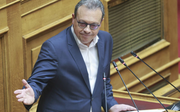 Πρόταση δυσπιστίας - Σ. Φάμελλος: Σήμερα μας έφεραν εδώ 1,3 εκατομμύριο υπογραφές πολιτών για τα Τέμπη (βίντεο)