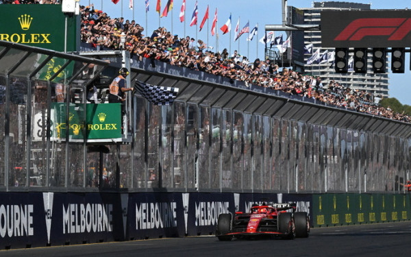 Φόρμουλα 1: Θρίαμβος της Ferrari στην Αυστραλία, δεν τερμάτισε ο Φερστάπεν (βίντεο)