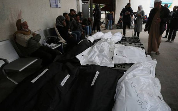 Το Ισραήλ πολιορκεί ακόμα 2 νοσοκομεία στη Γάζα - Ακινητοποιημένοι γιατροί και νοσηλευτές (βίντεο)