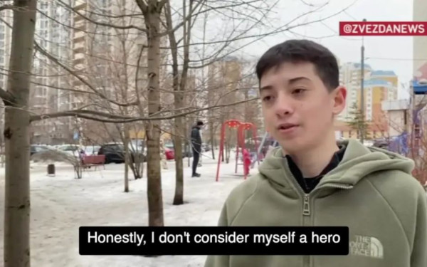 Ρωσία: Σχολείο τίμησε δύο έφηβους μαθητές του που βοήθησαν δεκάδες ανθρώπους να ξεφύγουν από το μακελειό στη Μόσχα (βίντεο)