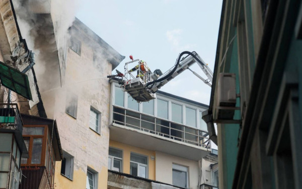 Ουκρανία: Ρωσική πυραυλική επίθεση στο Κίεβο με δέκα τραυματίες