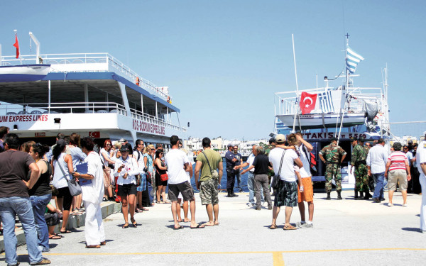 «Visa express» σε Τούρκους πολίτες: Ξεκινά η πρώτη φάση σε πέντε νησιά