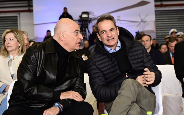 Οι ευχές Μητσοτάκη και Δένδια στην Πολεμική Αεροπορία