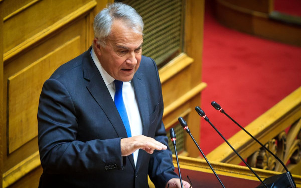 Μετωπική στη Βουλή για Τέμπη και θάνατο Καλογήρου