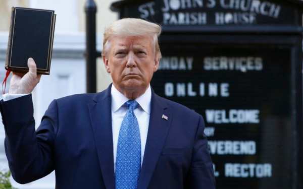 ΗΠΑ: Πρόστιμο 9.000 δολαρίων στον Τραμπ - Παραβίασε τις εντολές του δικαστή που προεδρεύει στη δίκη του