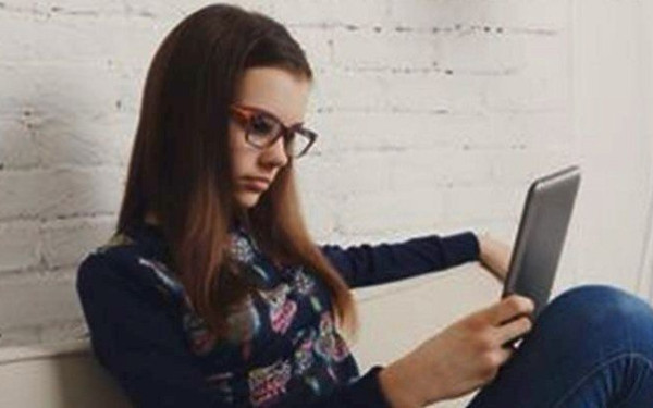 Πιερρακάκης: Σχολικό μάθημα η διαχείριση του διαδικτύου και των social media (βίντεο)