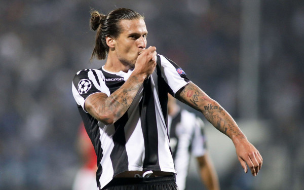 Ο Πρίγιοβιτς στο αεροδρόμιο του Ντουμπάι (video)