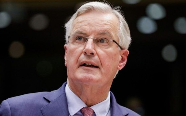 Γαλλία:  Ο Μπαρνιέ πήγε να υποβάλει την παραίτηση της κυβέρνησής του στον Μακρόν