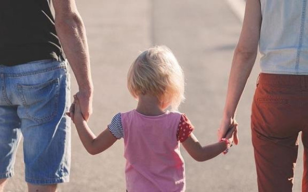 ΕΛΣΤΑΤ: Το 75% των οικογενειών δυσκολεύεται με τη φροντίδα - Πάνω από 1 εκατομμύριο παιδιά στην Ελλάδα ΕΛΣΤΑΤ: Το 75% των οικογενειών δυσκολεύεται με τη φροντίδα - Πάνω από 1 εκατομμύριο παιδιά στην Ελλάδα