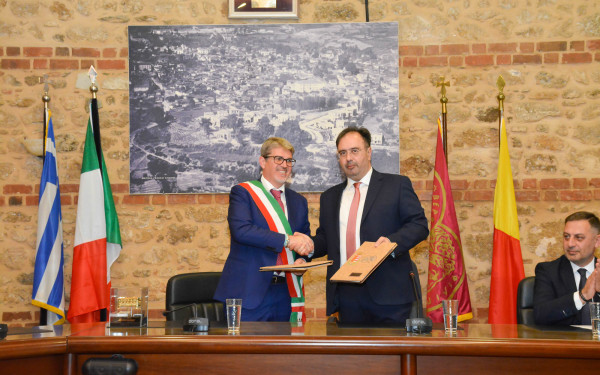 Αδελφοποίηση του Δήμου Βέροιας με τον Δήμο Cava de' Tirreni