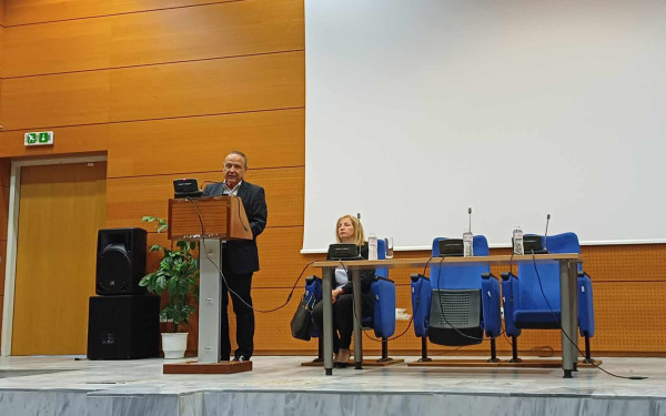 Αγγελούδης στην «Ώρα των Πολιτών» - Δεσμεύσεις για κολυμβητήριο  και δύο αποκαλύψεις για ένα... κρυφό φέσι και τον ποδηλατόδρομο στην παραλία