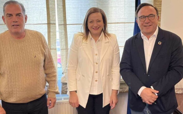 Συνάντηση της Δημάρχου Δέλτα με τον ευρωβουλευτή Πέτρο Κόκκαλη στο Δημαρχείο