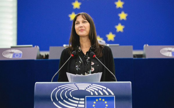 Έλενα Κουντουρά στη «ΜτΚ»: Ο ΣΥΡΙΖΑ-ΠΣ εξελίσσεται, δυναμώνει, είναι η ελπίδα για το μέλλον