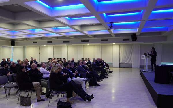 Δραματική η έκταση του δημογραφικού προβλήματα της Ελλάδας- Παρουσίαση έρευνας της διαΝΕΟσις σε εκδήλωση της PAREMVASI