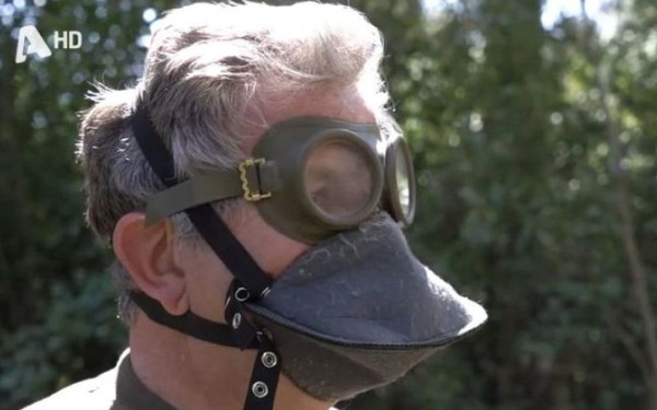 Οι Έλληνες «preppers» προετοιμάζονται για το τέλος του κόσμου: Μετατρέπουν τα σπίτια τους σε καταφύγια - Μάσκες χημικού πολέμου και σκυλοτροφές (βίντεο)