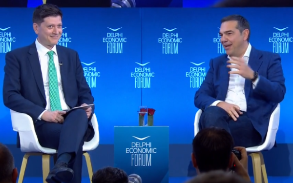 Τσίπρας:  Ο Μητσοτάκης τρέχει σε έναν στίβο μόνος του και κινδυνεύει να έρθει δεύτερος