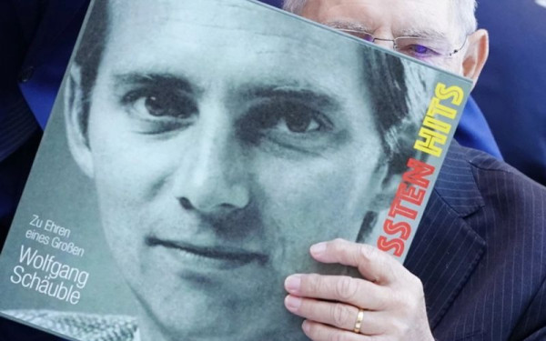 «Ο Βόλφγκανγκ Σόιμπλε διαγνώστηκε με καρκίνο το 2006», αποκαλύπτει η κόρη του - Κυκλοφορούν σήμερα τα απομνημονεύματά του