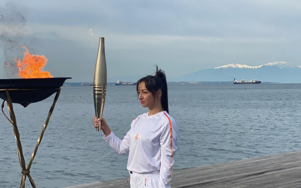 Αποχώρησε από τη Θεσσαλονίκη και συνεχίζει το ταξίδι της η Ολυμπιακή Φλόγα (βίντεο, φωτ.)