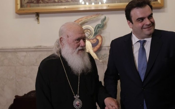 Τον Αρχιεπίσκοπο Ιερώνυμο υποδέχεται σήμερα στο Υπ. Παιδείας ο Κυρ. Πιερρακάκης